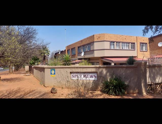 2 BEDROOM TOWNHOUSE FOR SALE IN THREE RIVERS PROPER